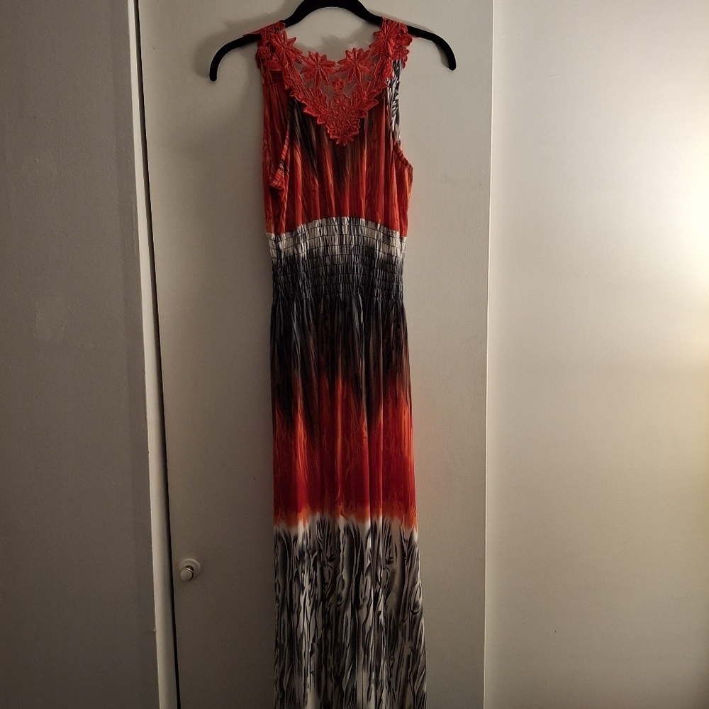 Elegant Women's Red and Black Maxi Dress